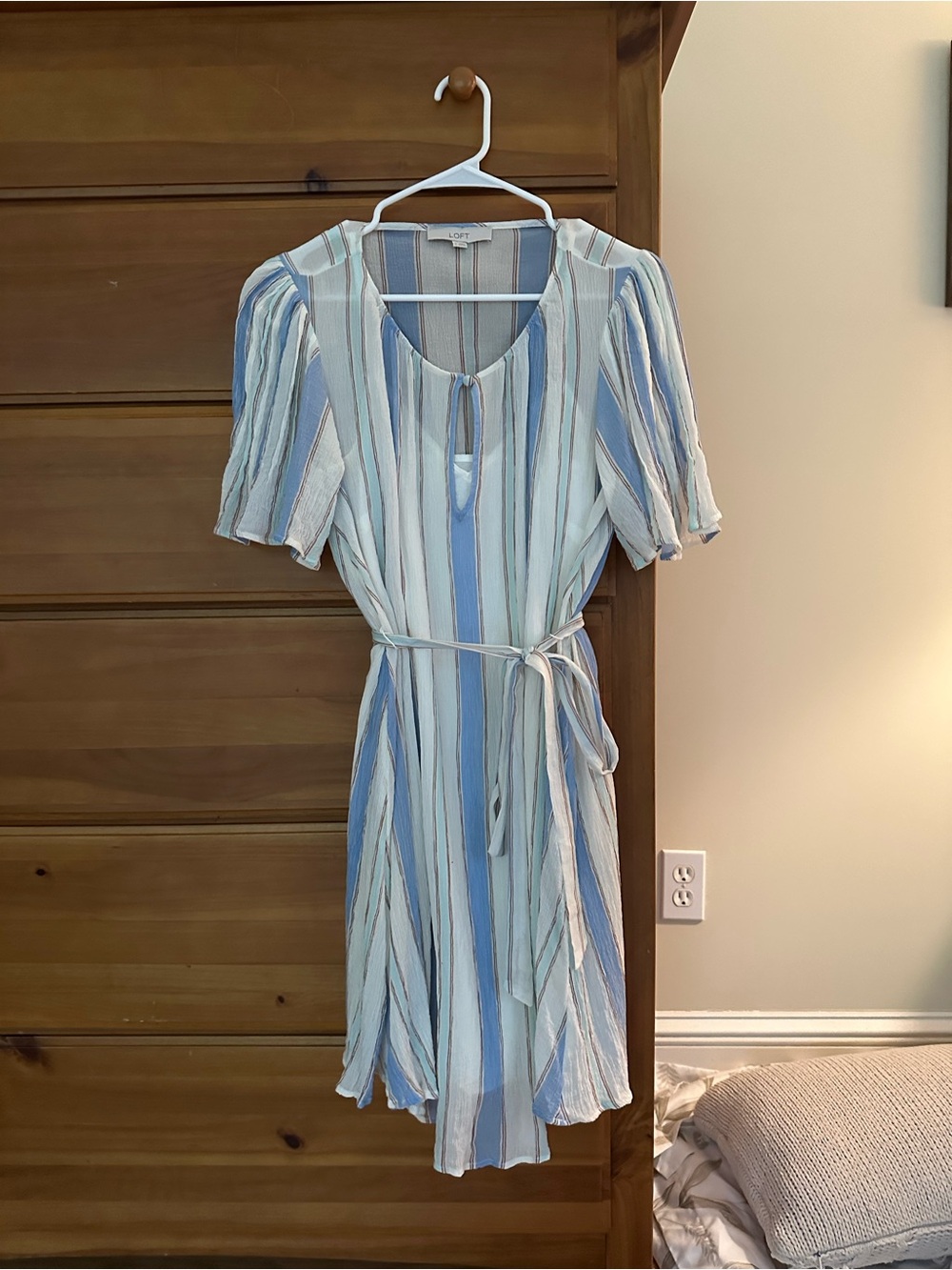 Loft Dress 👗 - Picture 2 of 4